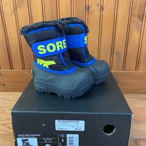 Toddler snow boots size 4